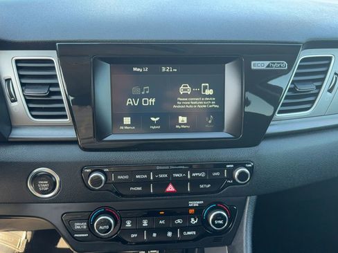 Used 2019 Kia Niro LX FWD image 18
