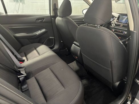 Used 2025 Nissan Altima 2.5 SV FWD image 40