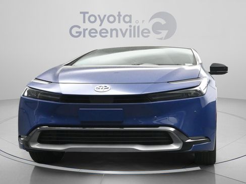 Used 2025 Toyota Prius Limited w/ Limited Premium Package FWD image 13