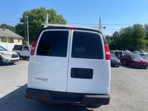 Used 2012 Chevrolet Express 1500 RWD image 7