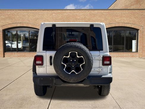 Used 2021 Jeep Wrangler Unlimited Sport w/ Sun And Sound Package AWD/4WD image 4