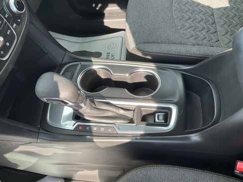 Used 2022 Chevrolet Equinox LT image 9