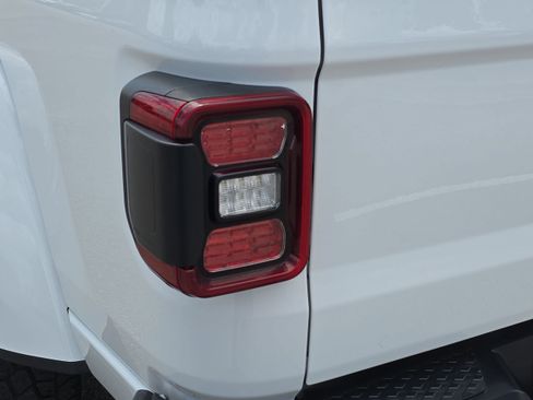 Used 2023 Jeep Gladiator Overland AWD/4WD image 35