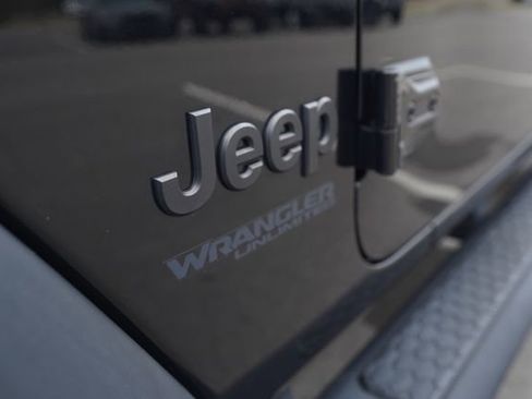 Used 2022 Jeep Wrangler Unlimited Sport image 38