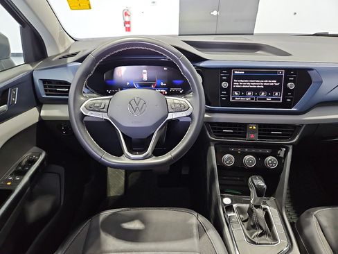 Certified 2023 Volkswagen Taos SE w/ Panoramic Sunroof Package FWD image 14