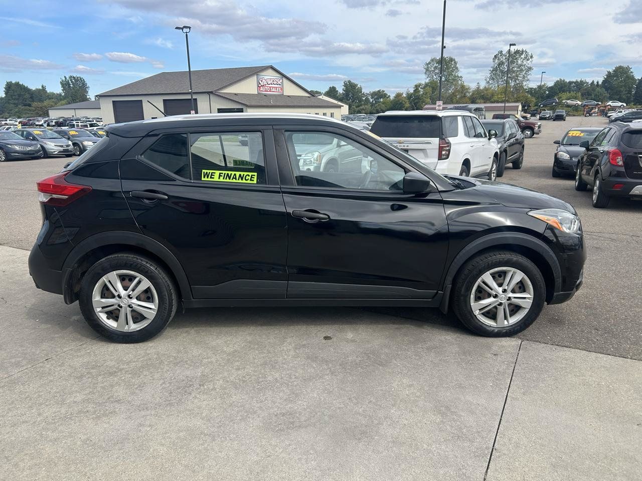 Used 2019 Nissan Kicks S FWD image 4