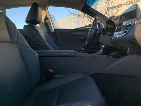 Used 2025 Lexus ES 350 w/ Premium Package image 35