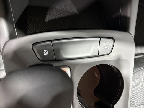 New 2026 Chevrolet Trax LS w/ LS Convenience Package FWD image 18