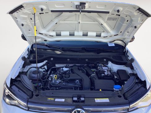 New 2026 Volkswagen Taos SE FWD image 11