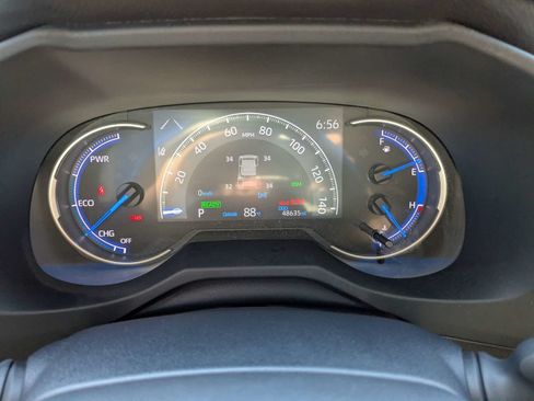 Used 2025 Toyota RAV4 LE AWD/4WD image 31