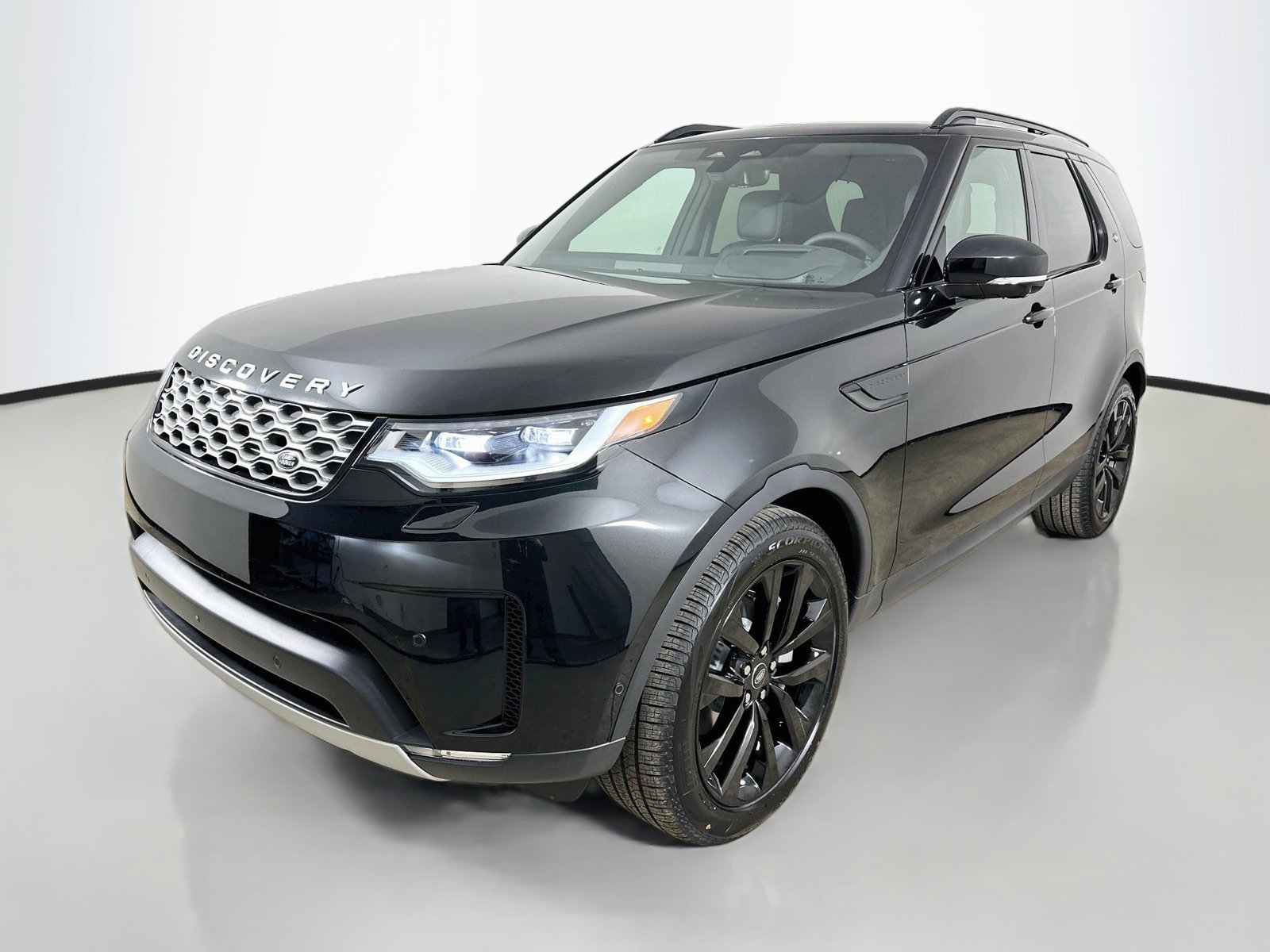 New 2026 Land Rover Discovery S AWD/4WD image 1