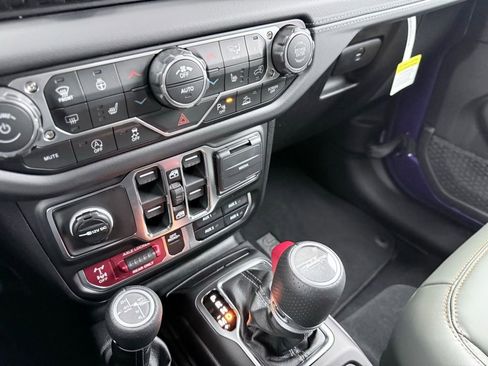 New 2026 Jeep Gladiator Mojave image 16