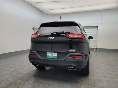Used 2018 Jeep Cherokee Latitude w/ Safety Group image 7