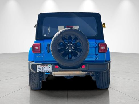 Used 2024 Jeep Wrangler Unlimited Sahara w/ Technology Group AWD/4WD image 4
