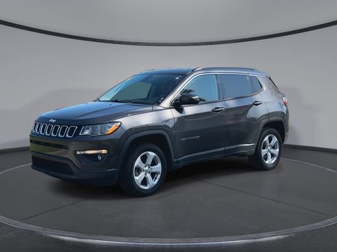 Used 2021 Jeep Compass Latitude AWD/4WD image 4