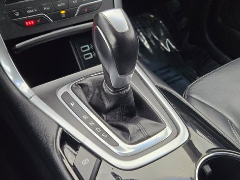 Used 2016 Ford Edge SEL w/ Equipment Group 201A image 28