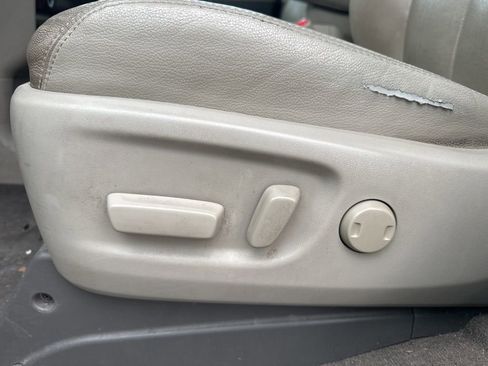 Used 2012 Toyota Sienna XLE image 18