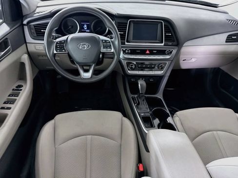 Used 2018 Hyundai Sonata SE FWD image 3