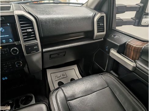 Used 2017 Ford F150 Lariat w/ Heavy-Duty Payload Package image 12