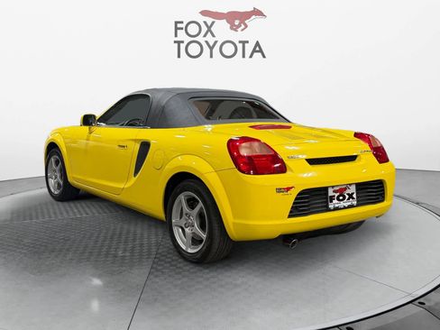Used 2002 Toyota MR2 RWD image 4