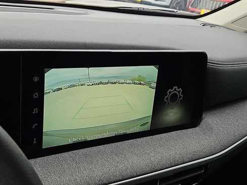 Used 2025 Nissan Kicks SV FWD image 16