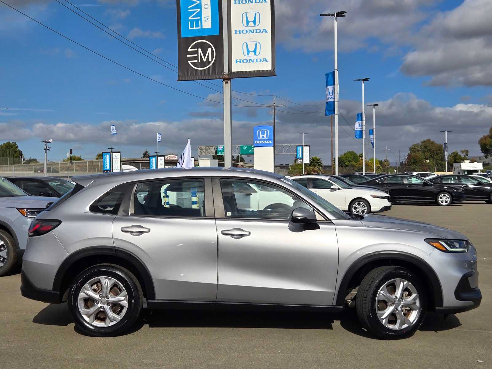 Used 2023 Honda HR-V LX image 3