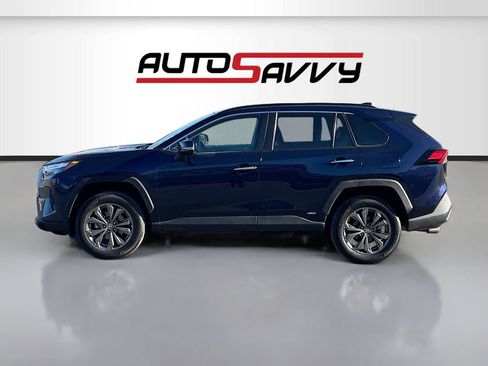 Used 2022 Toyota RAV4 Limited AWD/4WD image 4