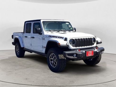 New 2026 Jeep Gladiator Rubicon w/ Steel Power Dome Hood Package AWD/4WD image 8