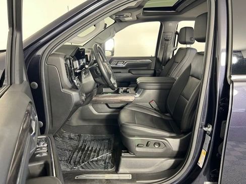 Used 2024 Chevrolet Silverado 3500 LTZ w/ LTZ Premium Package image 17