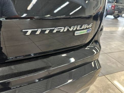 Used 2019 Ford Edge Titanium w/ Equipment Group 301A AWD/4WD image 7