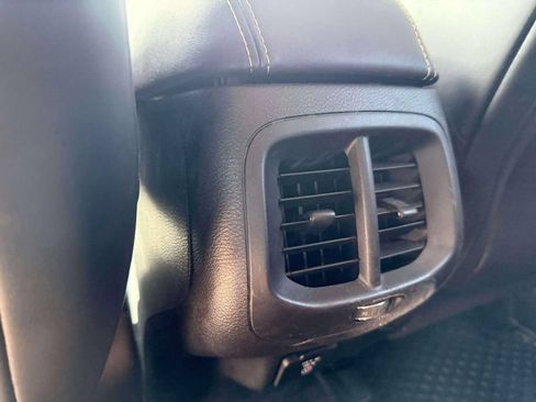 Used 2018 Jeep Cherokee Latitude Plus w/ Cold Weather Group AWD/4WD image 13