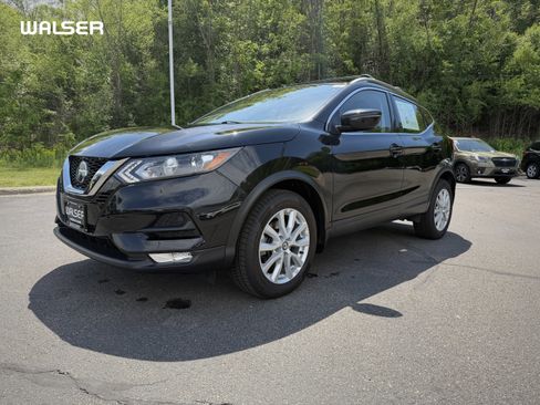 Used 2020 Nissan Rogue Sport SV w/ All-Weather Package AWD/4WD image 1
