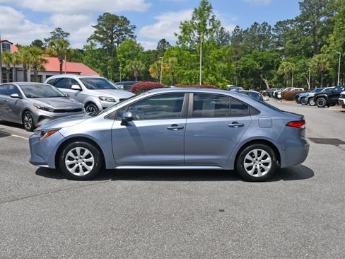 Certified 2022 Toyota Corolla LE FWD image 2