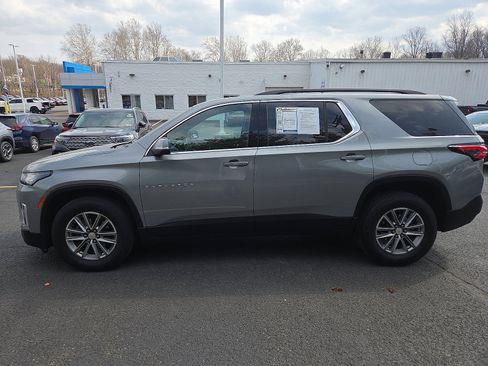 Used 2023 Chevrolet Traverse LT image 6