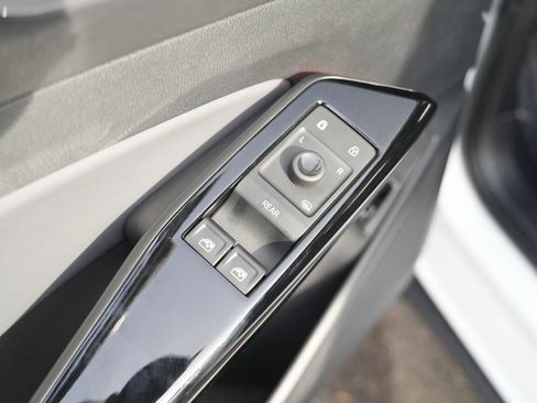 Used 2024 Volkswagen ID.4 S image 27