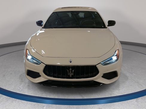 Used 2023 Maserati Ghibli Modena RWD image 2