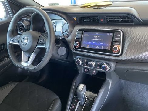 Used 2020 Nissan Kicks S FWD image 11