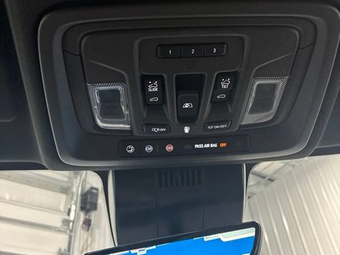 Used 2025 Chevrolet Silverado 2500 High Country w/ High Country Premium Package AWD/4WD image 39