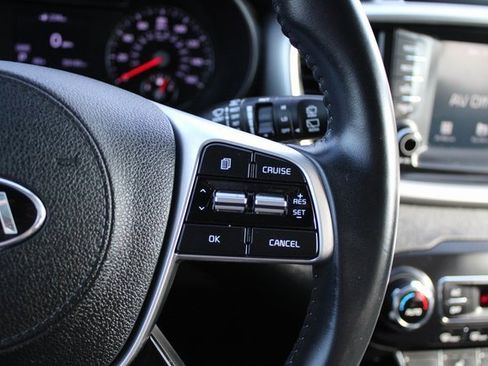 Used 2020 Kia Sorento S image 11