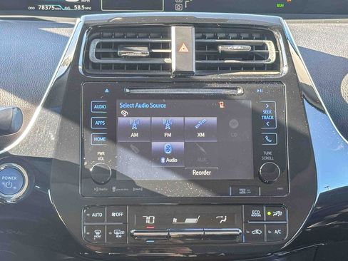 Used 2016 Toyota Prius Four w/ Advanced Technology Package image 17