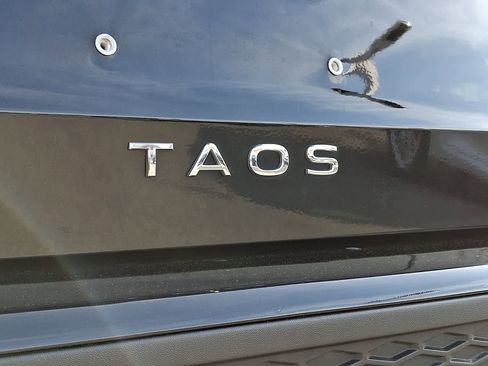 Used 2025 Volkswagen Taos S image 31