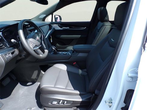 New 2025 Cadillac XT5 Premium Luxury image 7