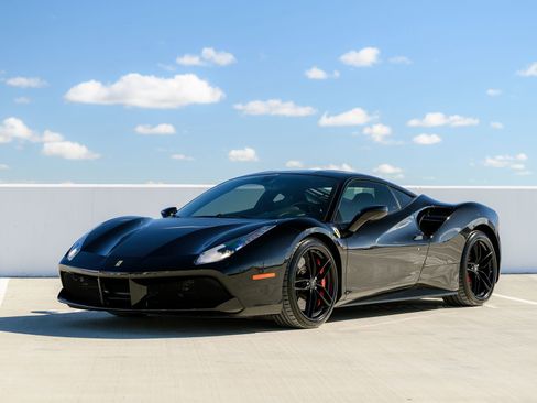 Used 2018 Ferrari 488 GTB image 34