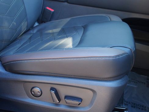 New 2025 Nissan Pathfinder Platinum w/ Cargo Package image 12