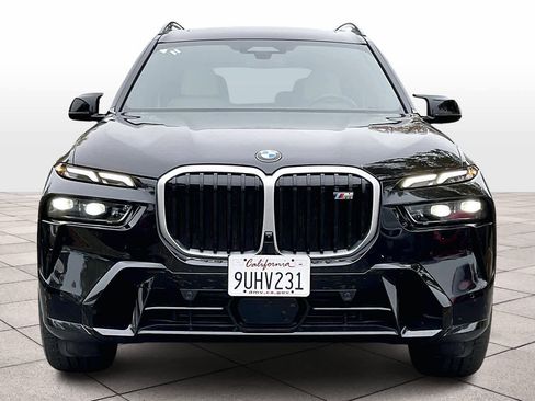 Used 2025 BMW X7 M60i image 3