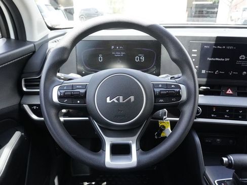 Used 2023 Kia Sportage LX AWD/4WD image 10