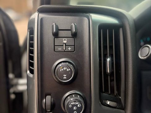 Used 2019 Chevrolet Silverado 2500 LT w/ LT Convenience Package image 10