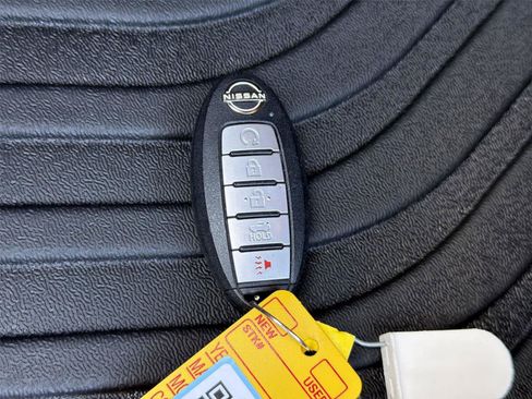 Used 2025 Nissan Altima 2.5 SV FWD image 21