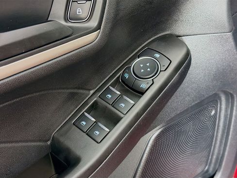 Used 2022 Ford Escape SE w/ SE Sport Appearance Package image 20