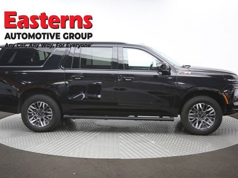 Used 2025 Chevrolet Suburban Z71 AWD/4WD image 48